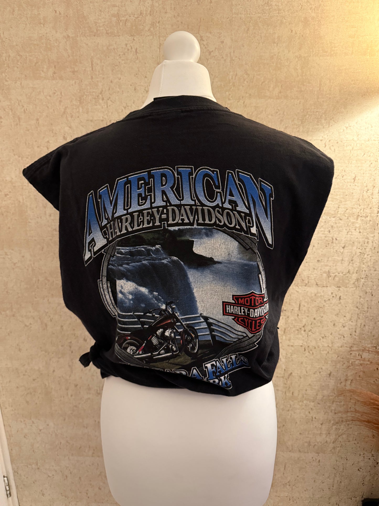 Cut off t-shirt