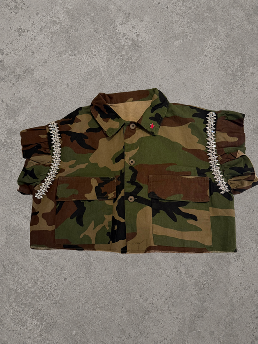 Cropped camo shirt