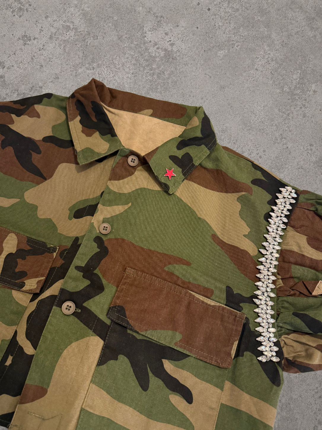 Cropped camo shirt